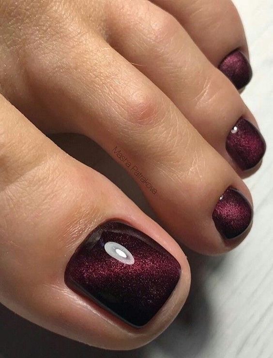 15 Trendy Fall Toe Nail Colors for 2023