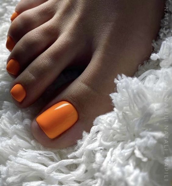 15 Trendy Fall Toe Nail Colors for 2023