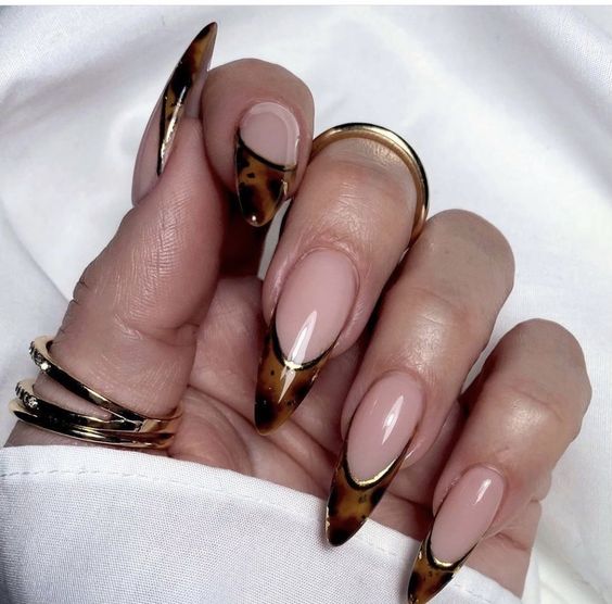 Fall French Almond Nails: 17 Ideas