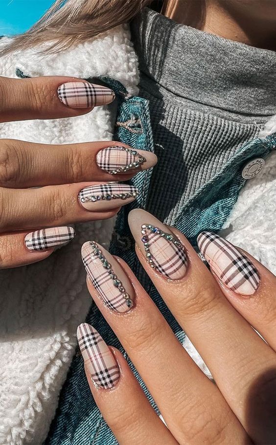 French Oval Nails: 15 Fall Ideas