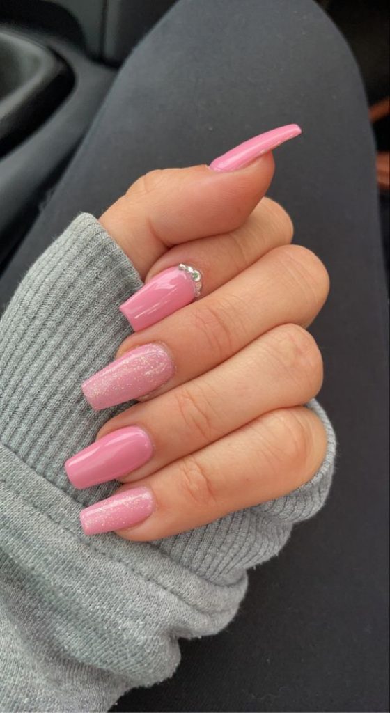 19 Chic Pastel Monochrome Nail Colors for Fall