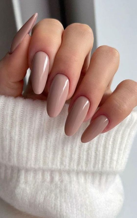 15 Chic Almond Nail Ideas for Fall 2023