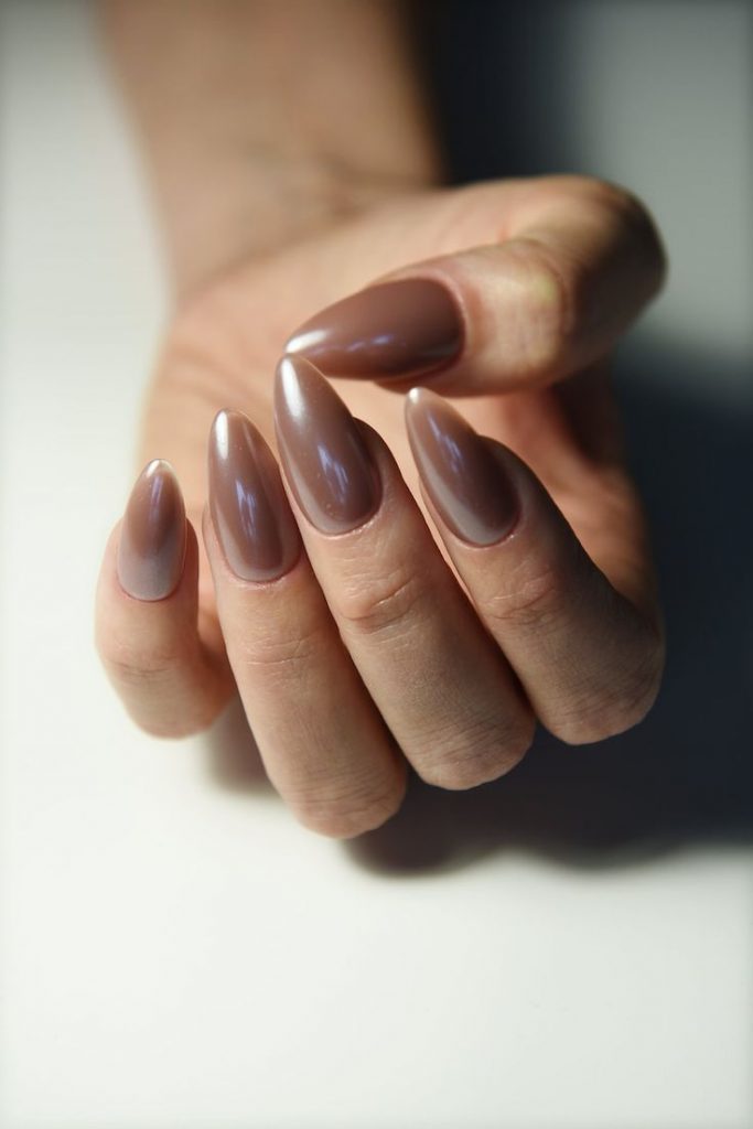 15 Chic Almond Nail Ideas for Fall 2023