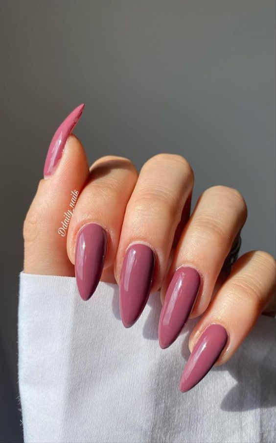 15 Chic Almond Nail Ideas for Fall 2023