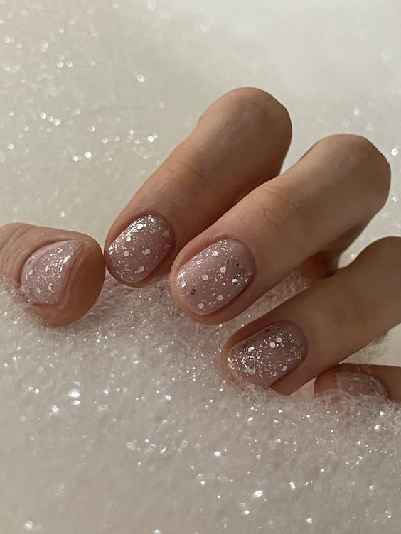 15 Short Winter Nail Ideas for 2023-2024