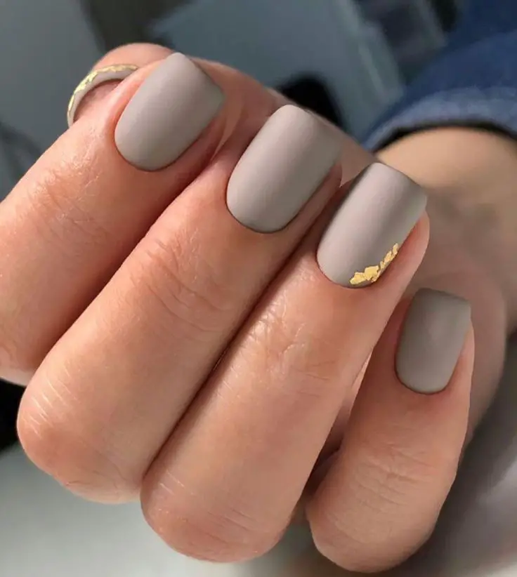 19 Natural Winter Nail Ideas for 2023-2024