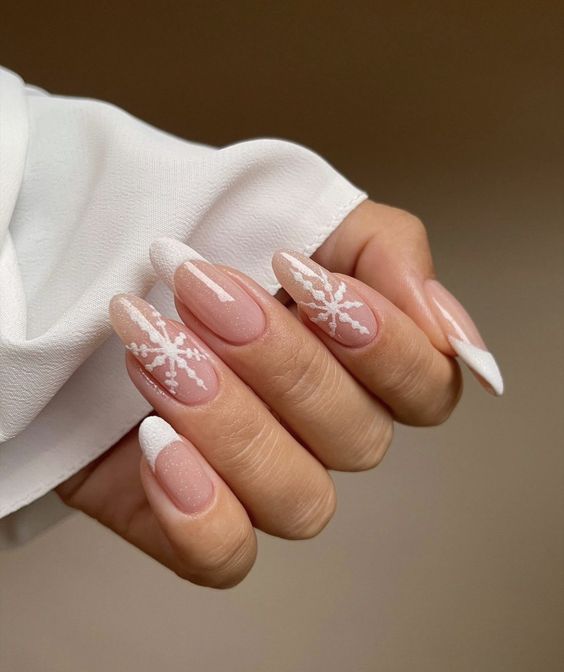 19 Natural Winter Nail Ideas for 2023-2024