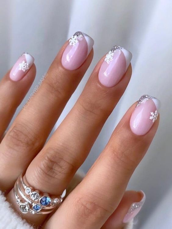 15 Short Acrylic Winter Nail Ideas for 2023-2024