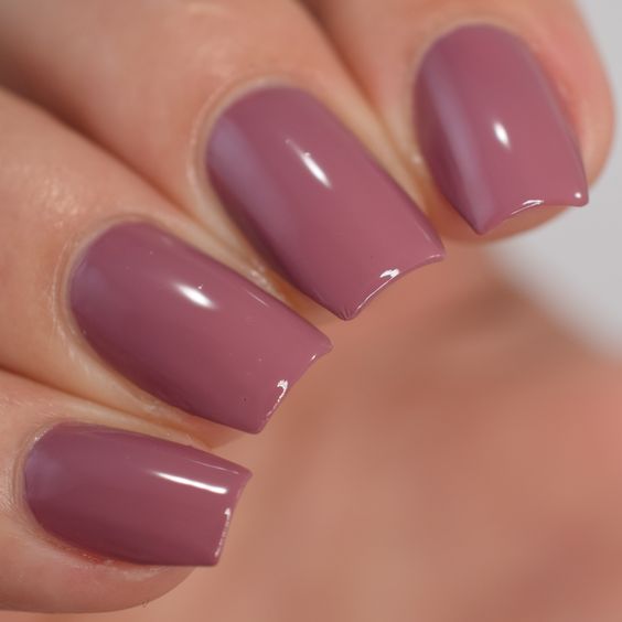 19 Solid Color Winter Nail Ideas for 2023-2024