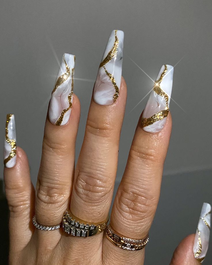 17 Elegant White Nail Designs for Winter 2023-2024