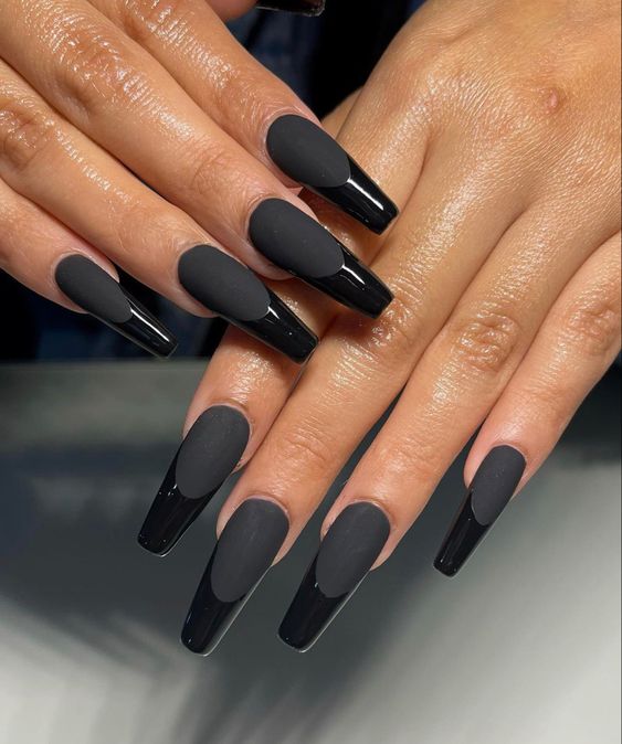 19 Chic Black Nail Ideas for Winter 2023-2024