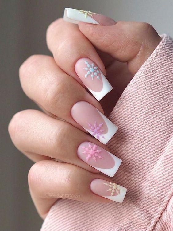 17 ideas de uñas medianas de invierno para 2023-2024