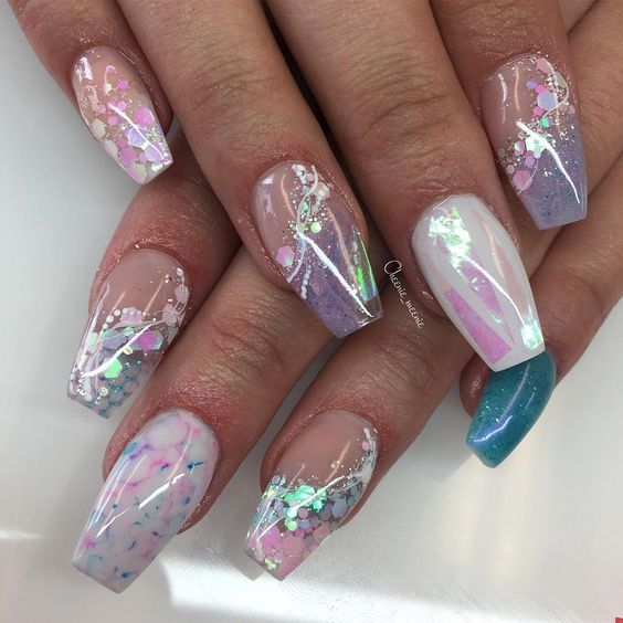 17 Multicolor Winter Nail Ideas for 2023-2024