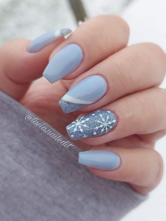 15 Short Winter Nail Ideas for 2023-2024