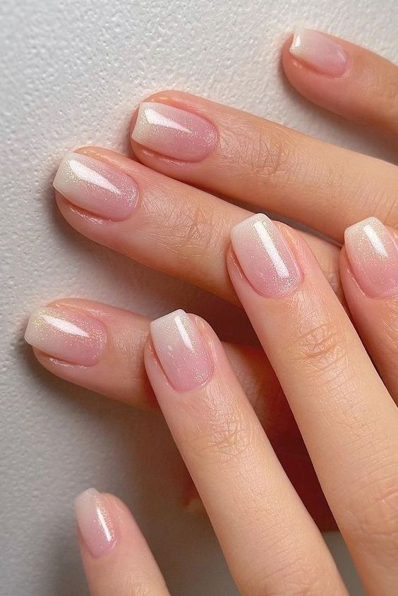 19 Natural Winter Nail Ideas for 2023-2024