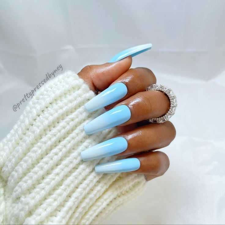 17 Stylish Blue Nail Trends for Winter 2023-2024