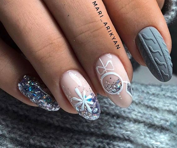 15 Snowflake-Inspired Winter Nail Art Ideas for 2023-2024