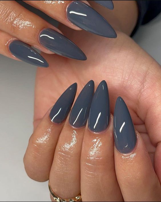 Almond Nails Winter Colors 2023-2024: 17 Trendy and Cozy Ideas