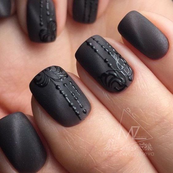 19 Chic Black Nail Ideas for Winter 2023-2024