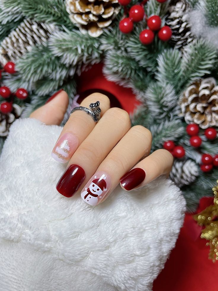 17 Short Gel Nail Ideas for Winter 2023-2024