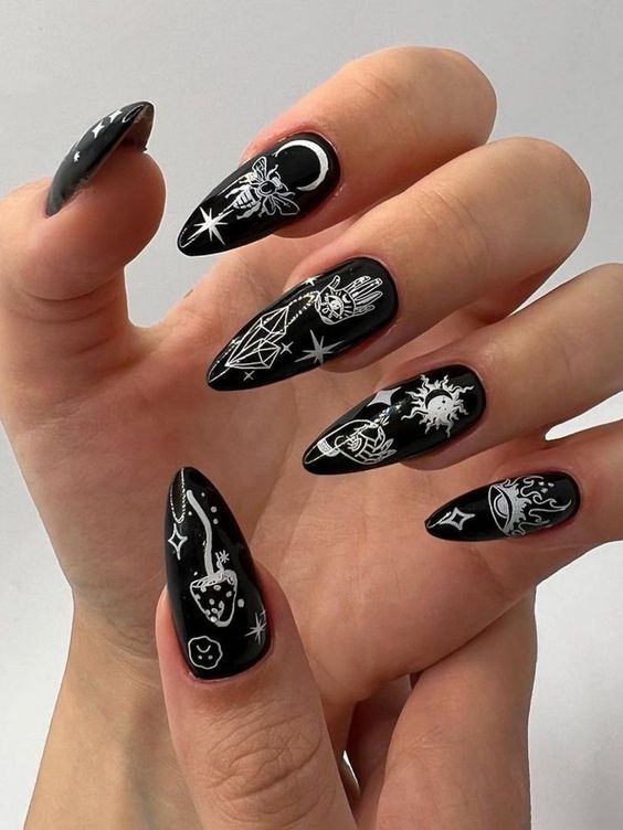 Spooky Halloween Nails 2023: 17 Hauntingly Creative Ideas