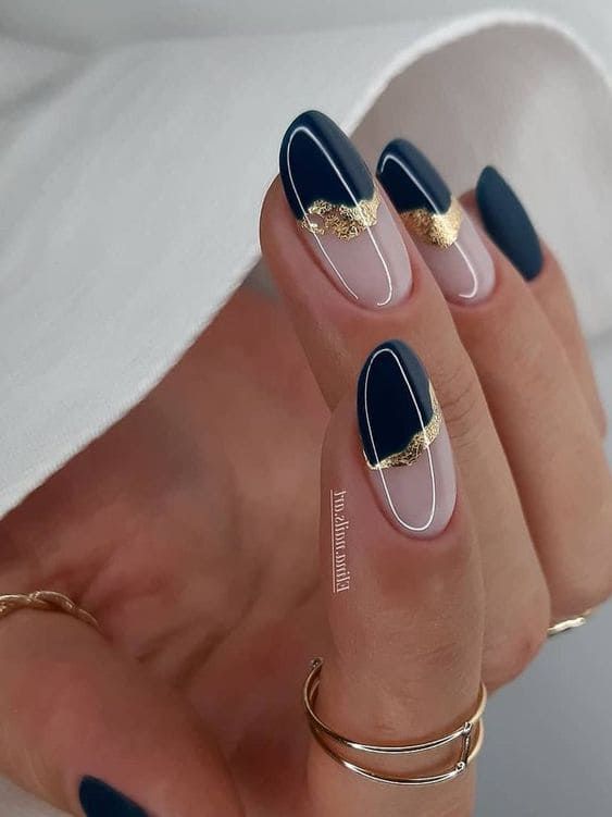 Oval Nails Winter Colors 2023-2024: 19 Ideas to Elevate Your Winter Nail Game