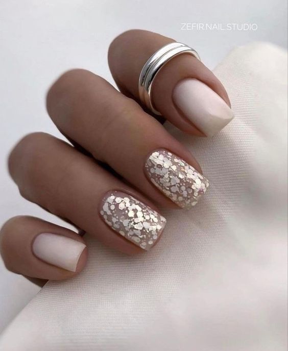 17 Short Gel Nail Ideas for Winter 2023-2024