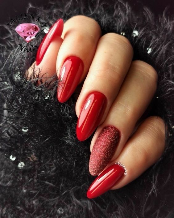 Oval Nails Winter Colors 2023-2024: 19 Ideas to Elevate Your Winter Nail Game