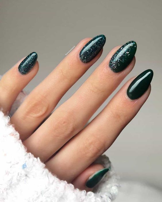 Oval Nails Winter Colors 2023-2024: 19 Ideas to Elevate Your Winter Nail Game