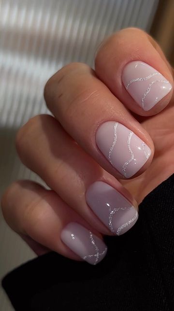 15 Short Winter Nail Ideas for 2023-2024