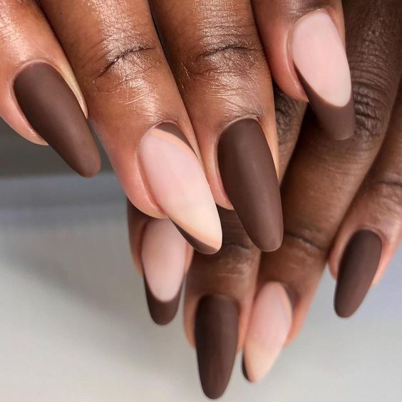 Oval Nails Winter Colors 2023-2024: 19 Ideas to Elevate Your Winter Nail Game