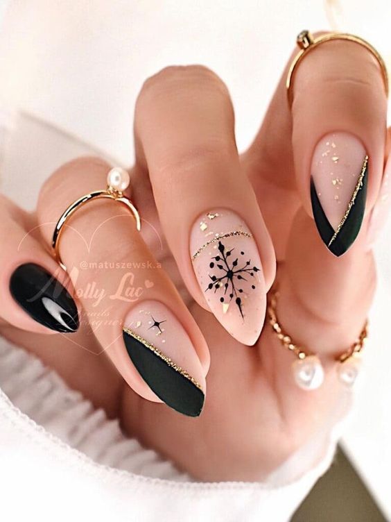 15 French Winter Nail Ideas for 2023-2024