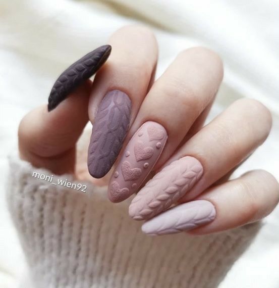 Oval Nails Winter Colors 2023-2024: 19 Ideas to Elevate Your Winter Nail Game