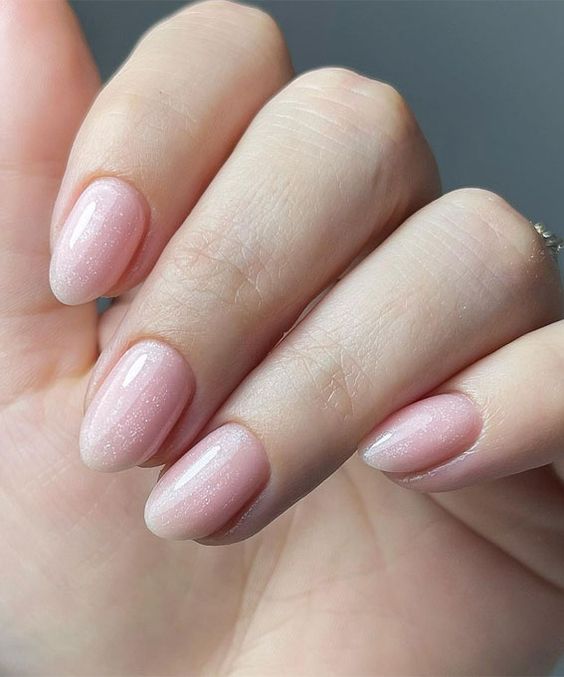 19 Natural Winter Nail Ideas for 2023-2024