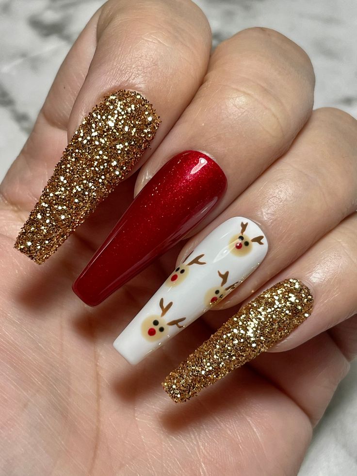 19 Festive Christmas Gel Nail Ideas for 2023