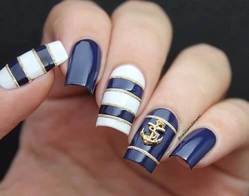 17 Stylish Blue Nail Trends for Winter 2023-2024