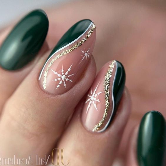 17 Stylish Christmas Nail Color Ideas for 2023