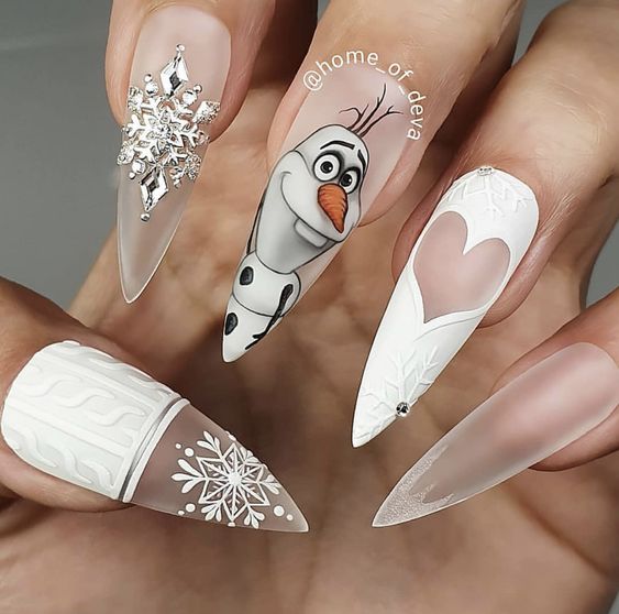 15 diseños de uñas creativos para el invierno 2023-2024