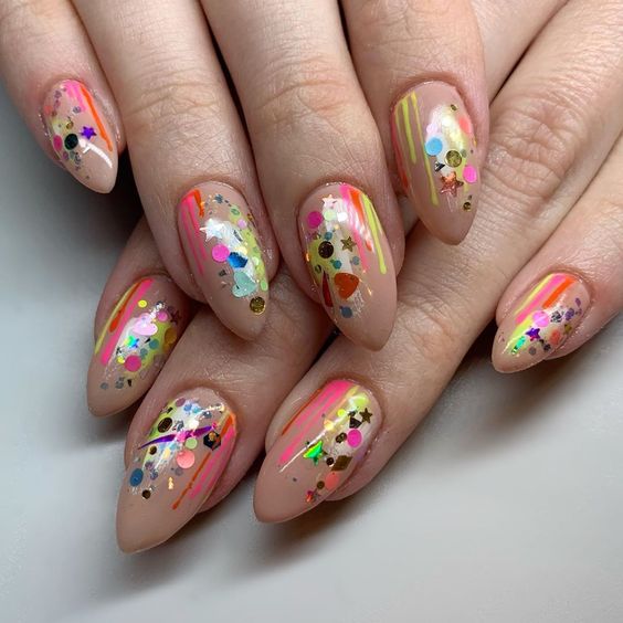 17 ideas de uñas de invierno multicolores para 2023-2024