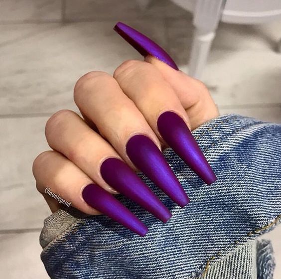 15 Gorgeous Purple Nail Ideas for Winter 2023-2024