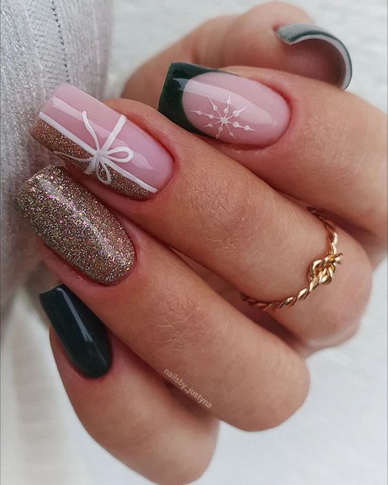 15 French Winter Nail Ideas for 2023-2024