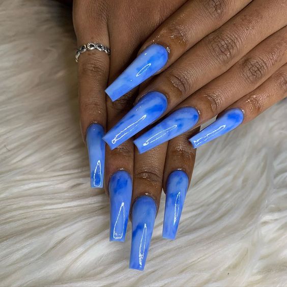 17 Stylish Blue Nail Trends for Winter 2023-2024