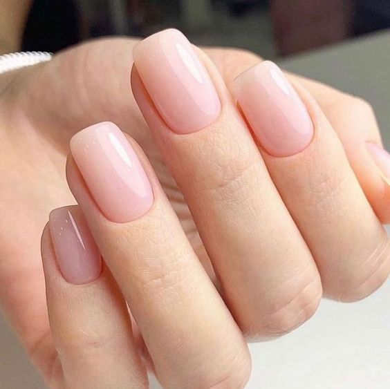 19 Natural Winter Nail Ideas for 2023-2024