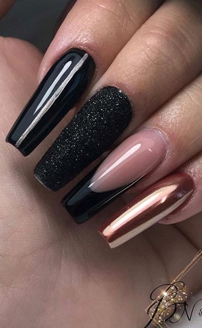 19 Chic Black Nail Ideas for Winter 2023-2024