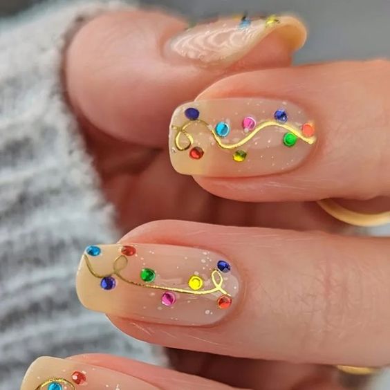 17 ideas de uñas de invierno multicolores para 2023-2024