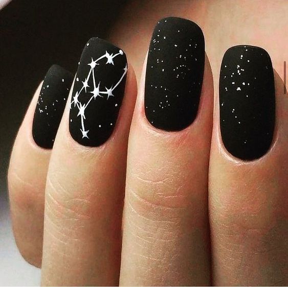 19 Chic Black Nail Ideas for Winter 2023-2024