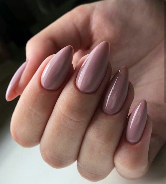 Almond Nails Winter Colors 2023-2024: 17 Trendy and Cozy Ideas