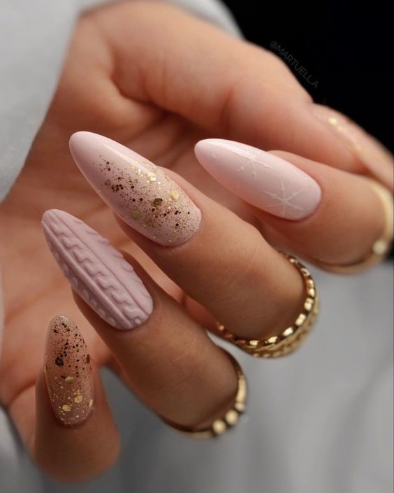 19 Simple Winter Nail Ideas for 2023-2024