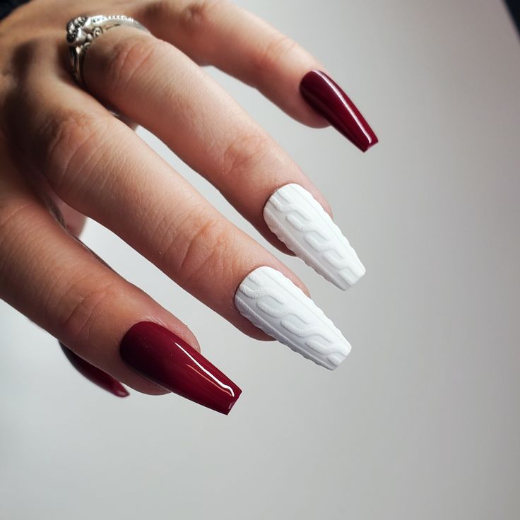 Pretty Winter Nails 2023-2024: 17 Stunning Ideas