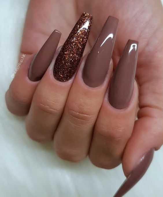 17 Cozy Winter Nail Ideas in Brown Shades for 2023-2024